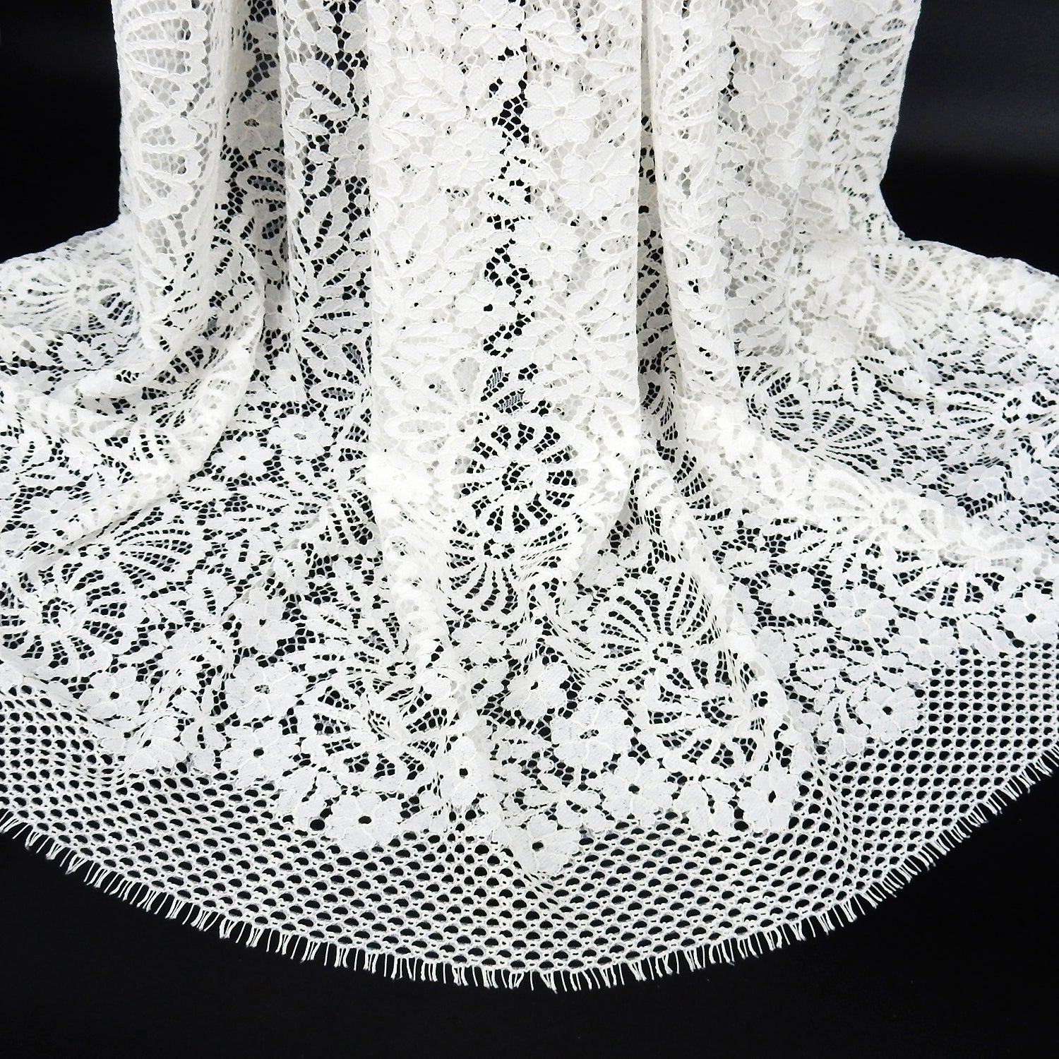 Double Scalloped Eyelash Border Klauber Lace Fabric 4095 Ivory
