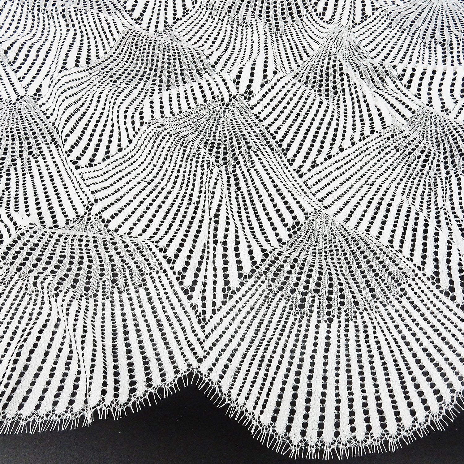 Double Scalloped Eyelash Border Klauber Lace Fabric 4120 Ivory
