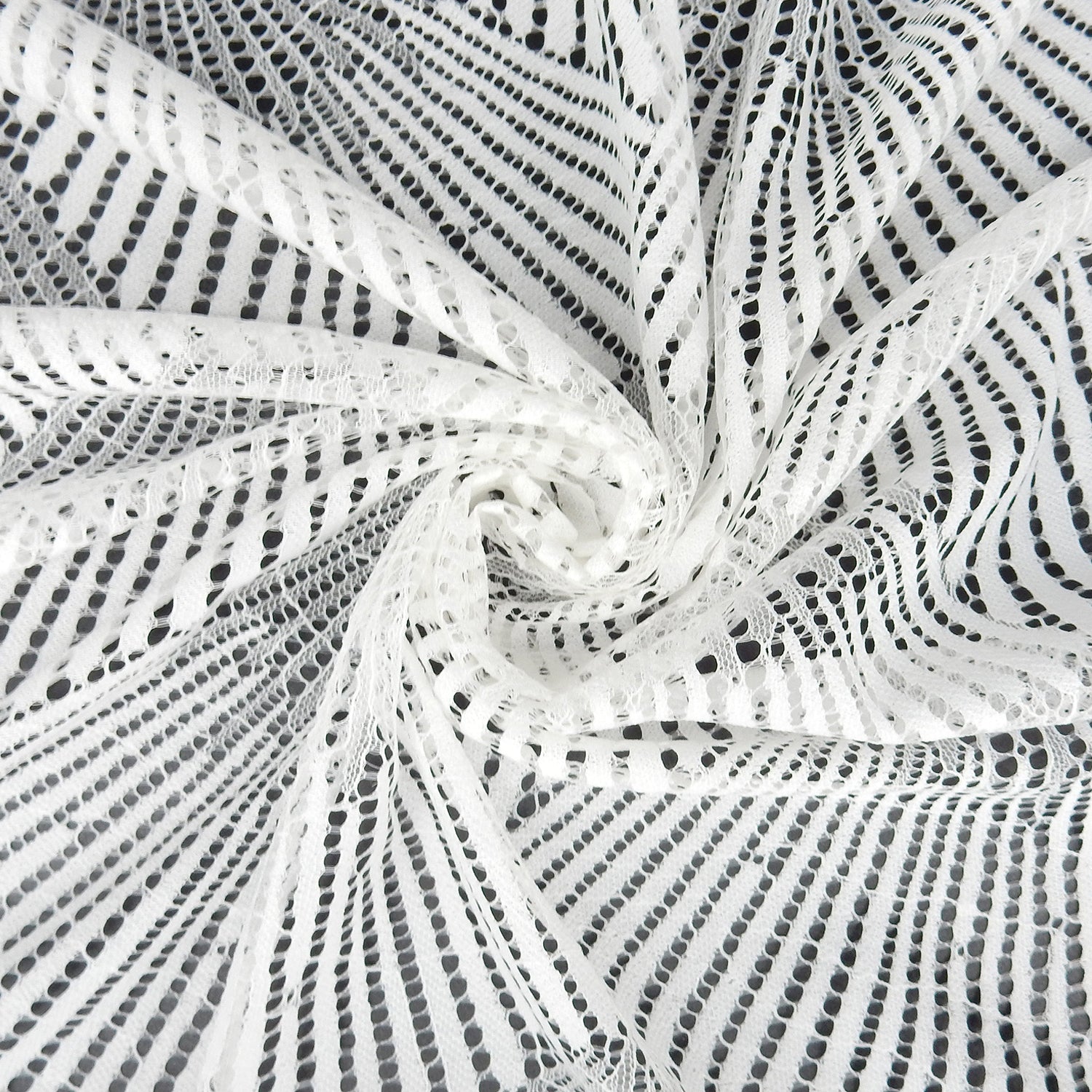 Double Scalloped Eyelash Border Klauber Lace Fabric 4120 Ivory